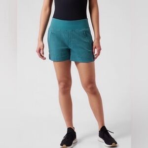 Athleta Trekkie North Shores